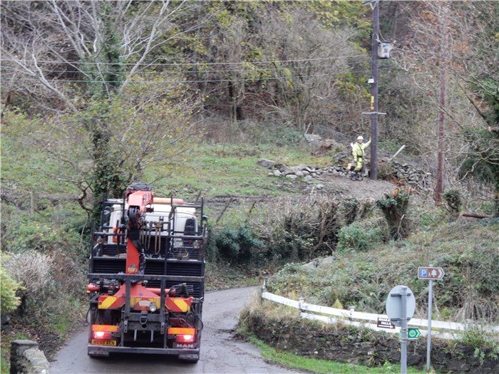 Scottish Power contractors complete the line upgrade from the village to the connection pole 25 November 2015