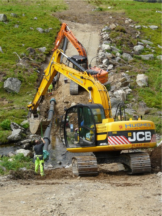 Positioning the pipe across the Afon Anafon 29 June 2015